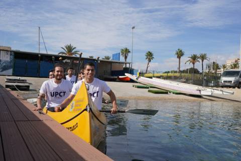 Estudiantes de la UPCT en el Real Club de Regatas.